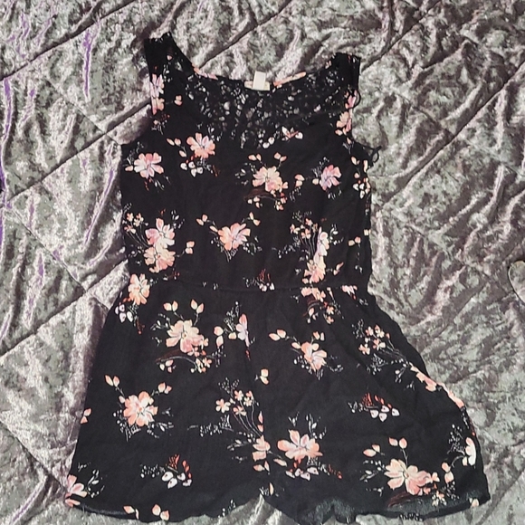 Rompers - Picture 1 of 4